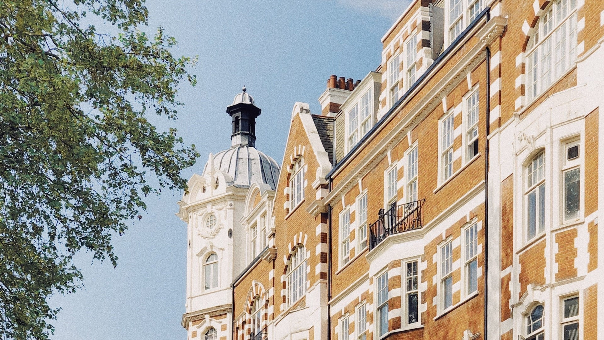 london-nanzhi-DFIyusKYkDU-unsplash